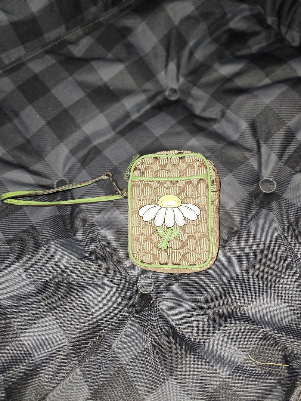 Vintage Y2K Coach Signature C Daisy Mini Wristlet Coin Purse Green